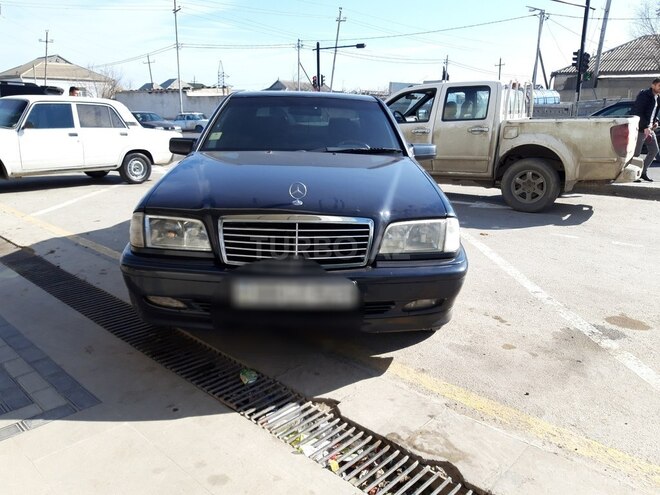 Mercedes C 220 2000, 250,000 km - 2.2 л - Bakı
