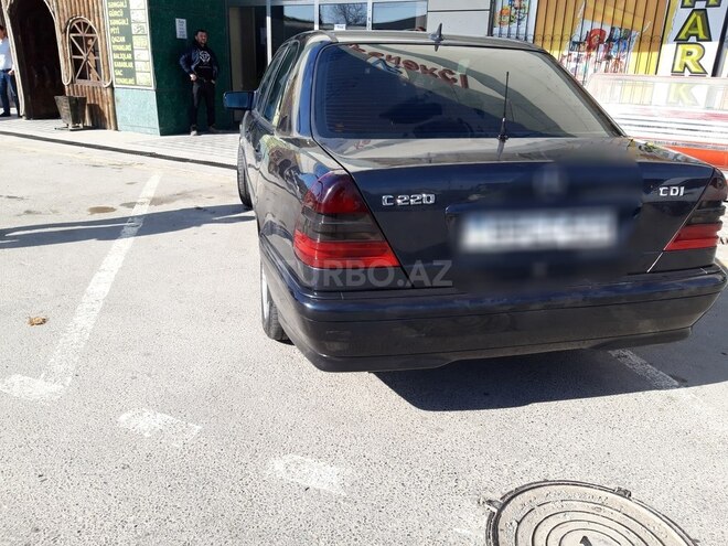 Mercedes C 220 2000, 250,000 km - 2.2 л - Bakı