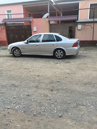 Opel Vectra 2000, 40,000 km - 1.8 l - Qazax