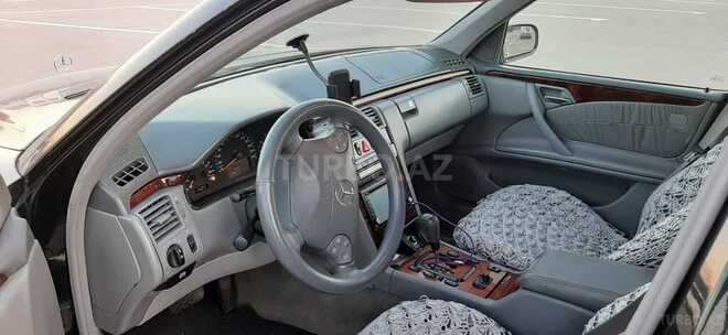 Mercedes E 240 1999, 289,500 km - 2.4 l - Ağstafa