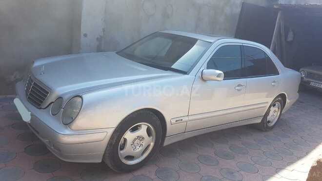 Mercedes E 220 2000, 390,000 km - 2.2 л - Bakı