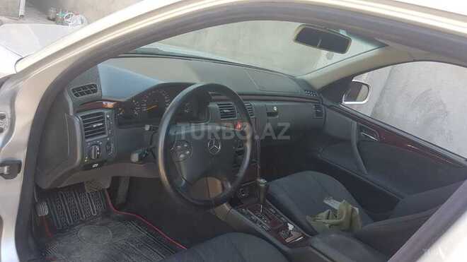 Mercedes E 220 2000, 390,000 km - 2.2 л - Bakı
