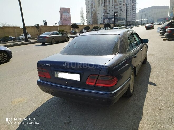 Mercedes E 240 1998, 329,500 km - 2.4 l - Bakı