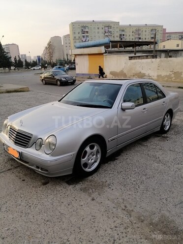 Mercedes E 240 2000, 238,000 km - 2.6 л - Sumqayıt