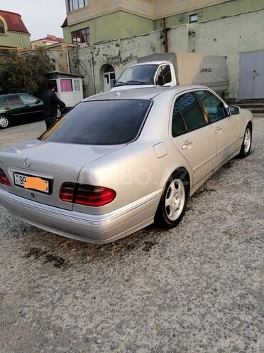 Mercedes E 240 2000, 238,000 km - 2.6 л - Sumqayıt