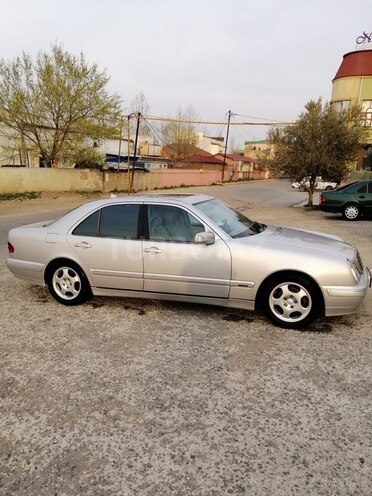 Mercedes E 240 2000, 238,000 km - 2.6 л - Sumqayıt