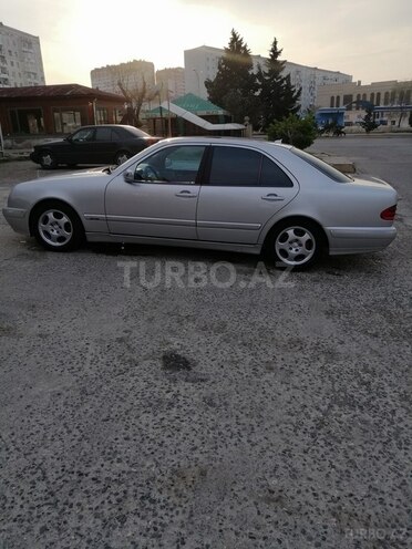 Mercedes E 240 2000, 238,000 km - 2.6 л - Sumqayıt