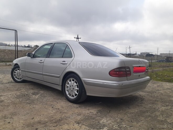 Mercedes E 240 2000, 282,000 km - 2.4 l - Bakı