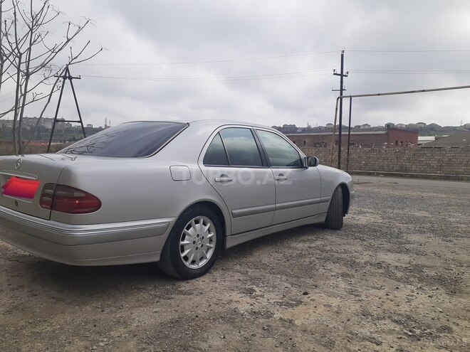 Mercedes E 240 2000, 282,000 km - 2.4 l - Bakı