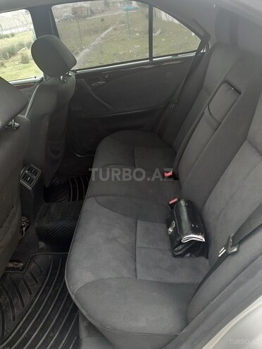 Mercedes E 240 2000, 282,000 km - 2.4 l - Bakı