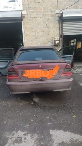 Mercedes C 220 1998, 398,000 km - 2.0 л - Şəki