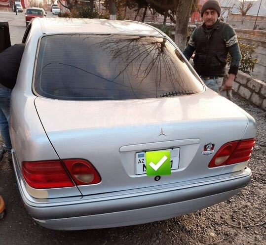 Mercedes E 320 1998, 145,435 km - 3.2 л - Oğuz