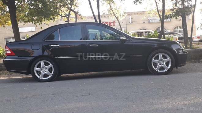 Mercedes C 240 2000, 260,000 km - 2.6 л - Yevlax