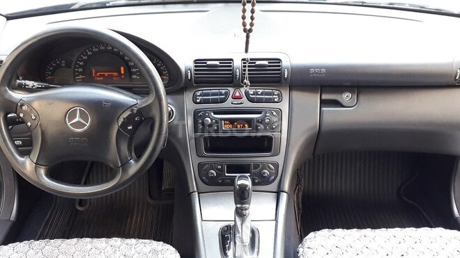 Mercedes C 240 2000, 260,000 km - 2.6 л - Yevlax