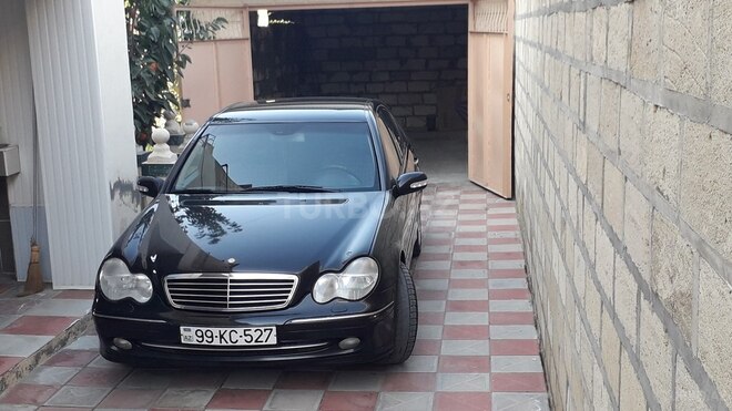 Mercedes C 240 2000, 260,000 km - 2.6 л - Yevlax