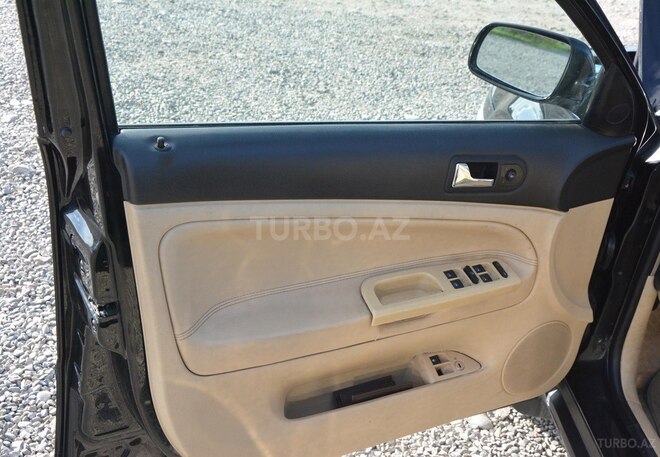 Volkswagen Passat 2001, 270,000 km - 1.8 л - Salyan
