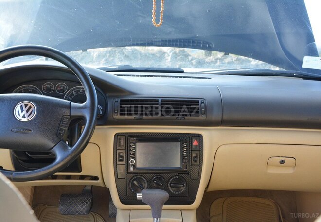 Volkswagen Passat 2001, 270,000 km - 1.8 л - Salyan