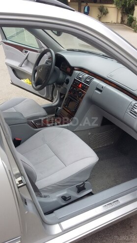 Mercedes E 200 2001, 340,000 km - 2.0 l - Bakı