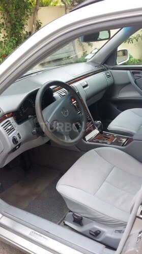 Mercedes E 200 2001, 340,000 km - 2.0 l - Bakı