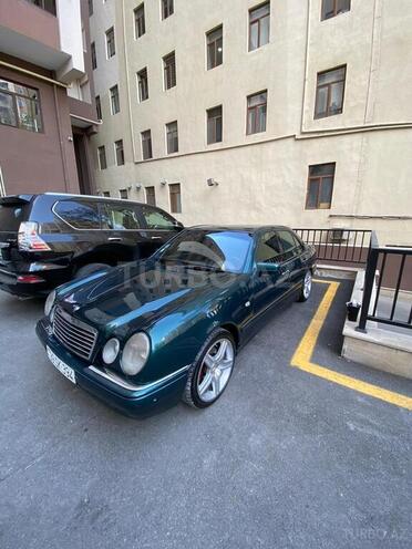 Mercedes E 240 1997, 397,000 km - 0.3 l - Bakı
