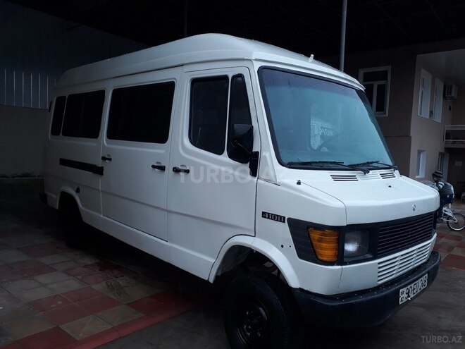 Mercedes 208 D 1995, 3,858,788 km - 0.3 л - Tovuz