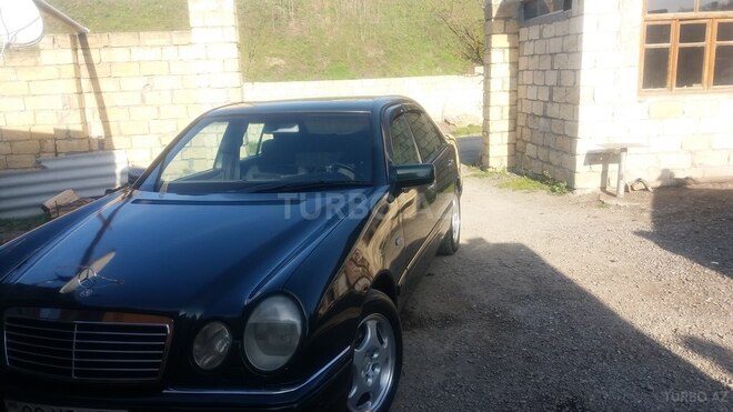 Mercedes E 230 1996, 385,817 km - 2.3 l - Quba