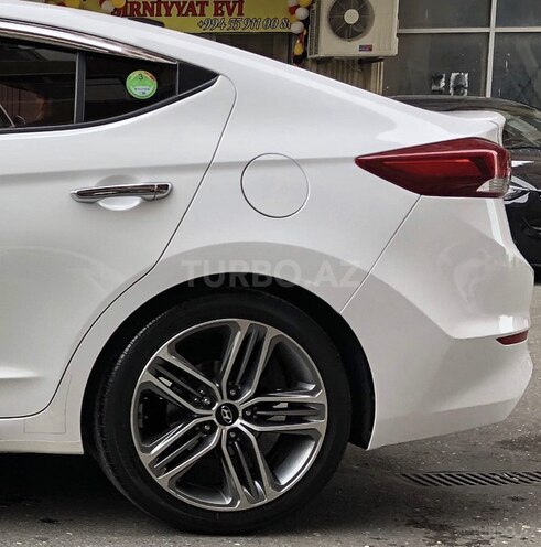 Hyundai Elantra 2016, 30,000 km - 1.6 l - Bakı