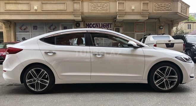 Hyundai Elantra 2016, 30,000 km - 1.6 l - Bakı