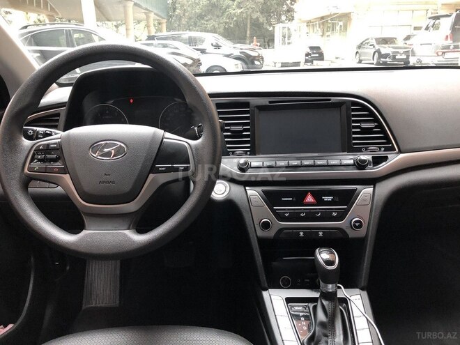 Hyundai Elantra 2016, 30,000 km - 1.6 l - Bakı