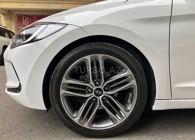 Hyundai Elantra 2016, 30,000 km - 1.6 l - Bakı