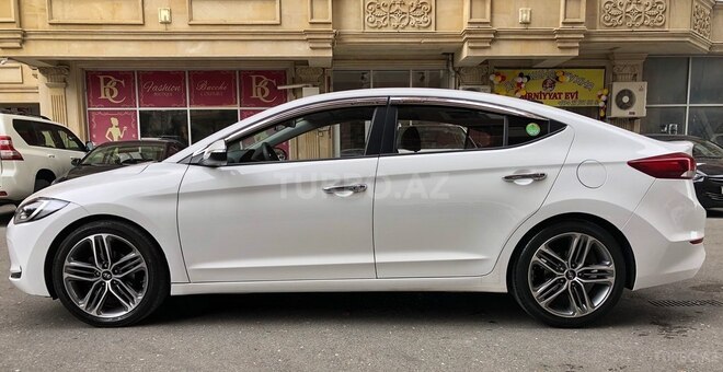 Hyundai Elantra 2016, 30,000 km - 1.6 l - Bakı