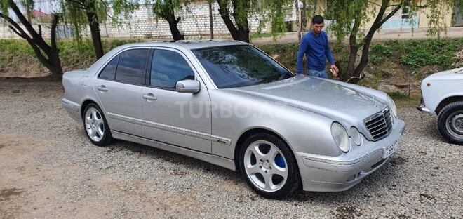 Mercedes E 320 2000, 190,000 km - 3.2 l - Qazax