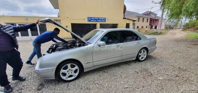 Mercedes E 320 2000, 190,000 km - 3.2 l - Qazax