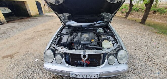 Mercedes E 320 2000, 190,000 km - 3.2 l - Qazax