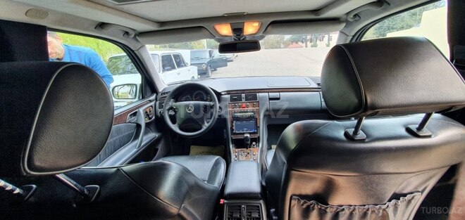 Mercedes E 320 2000, 190,000 km - 3.2 l - Qazax