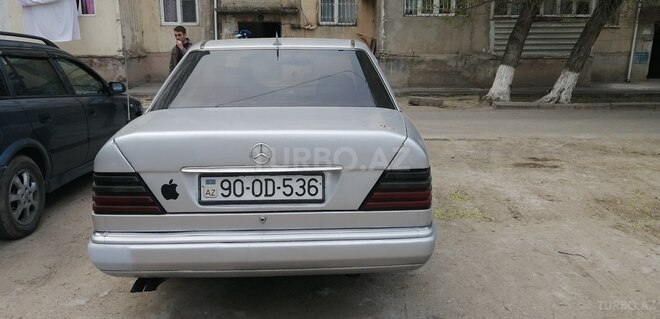 Mercedes E 260 1989, 257,393 km - 2.6 л - Sumqayıt