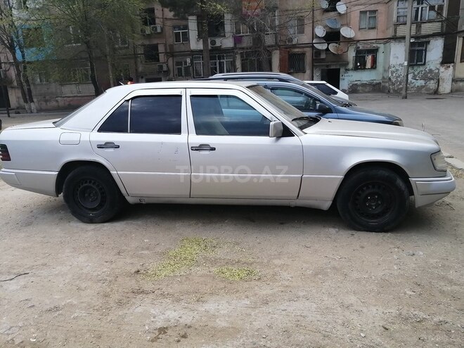 Mercedes E 260 1989, 257,393 km - 2.6 л - Sumqayıt
