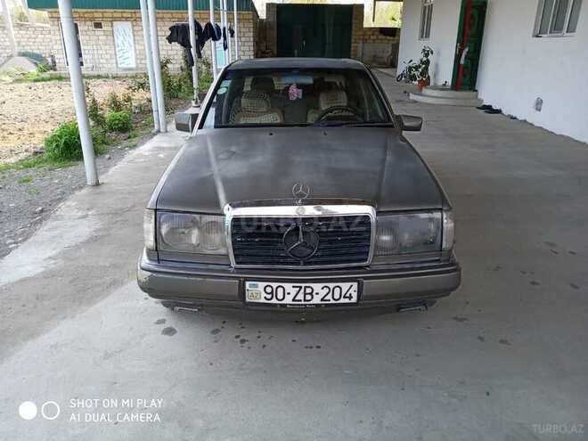 Mercedes E 250 1991, 300,000 km - 2.5 l - Bərdə