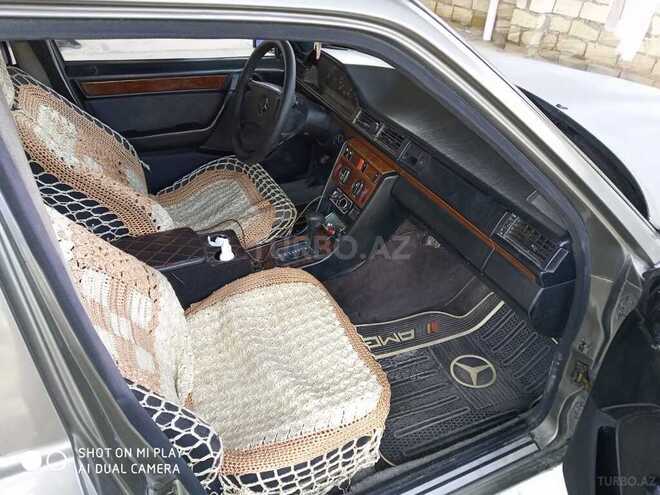 Mercedes E 250 1991, 300,000 km - 2.5 l - Bərdə