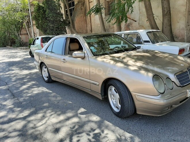 Mercedes E 240 2001, 407,000 km - 2.6 l - Bakı