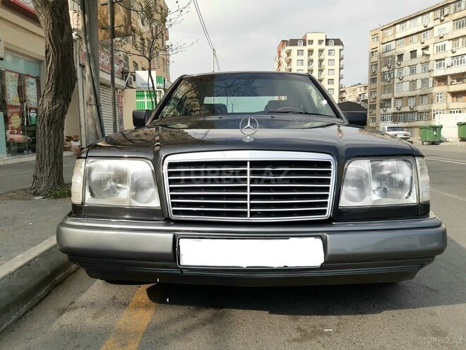 Mercedes E 220 1995, 380,000 km - 2.2 л - Bakı