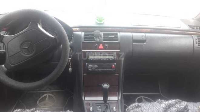 Mercedes E 200 1997, 240,000 km - 2.0 л - Şəmkir