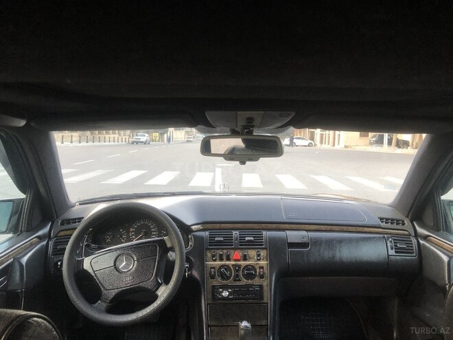 Mercedes E 280 1997, 286,320 km - 2.8 л - Bakı