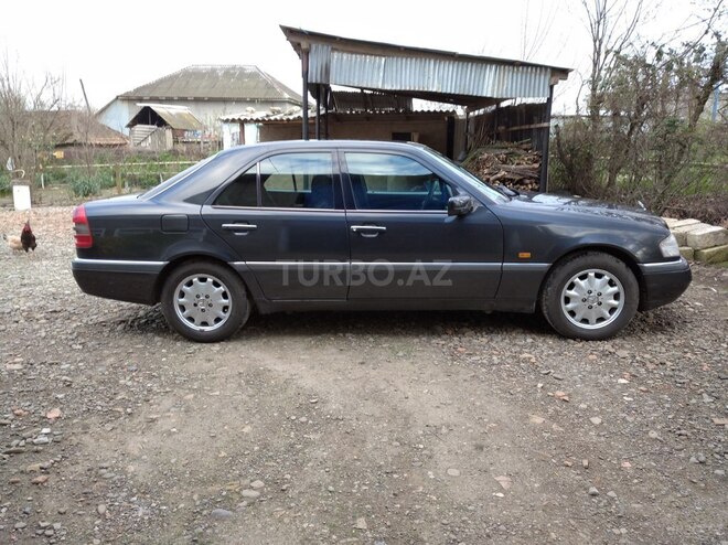 Mercedes C 220 1995, 194,184 km - 2.2 l - Masallı