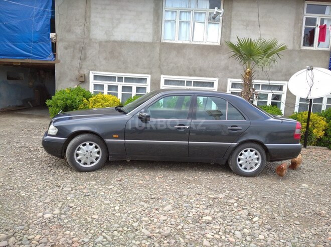 Mercedes C 220 1995, 194,184 km - 2.2 l - Masallı