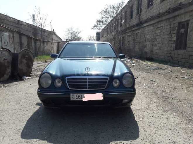 Mercedes E 220 2001, 398,000 km - 2.2 l - Bakı