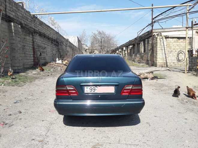 Mercedes E 220 2001, 398,000 km - 2.2 l - Bakı