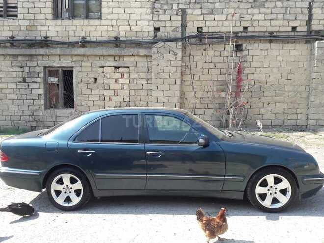 Mercedes E 220 2001, 398,000 km - 2.2 l - Bakı