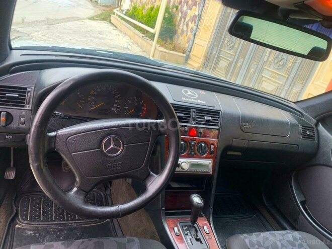 Mercedes C 220 1999, 380,000 km - 2.2 l - Bakı