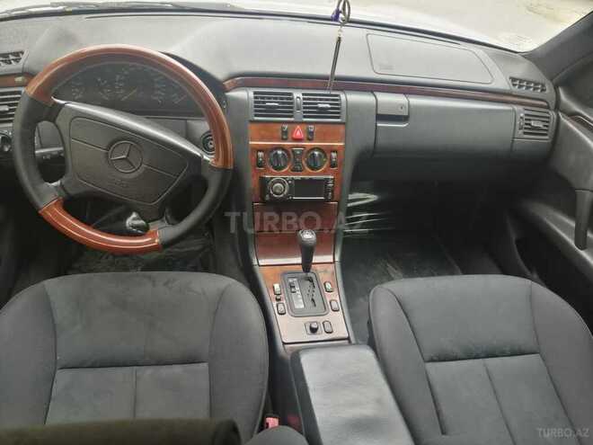 Mercedes E 230 1996, 220,441 km - 2.3 л - Sumqayıt